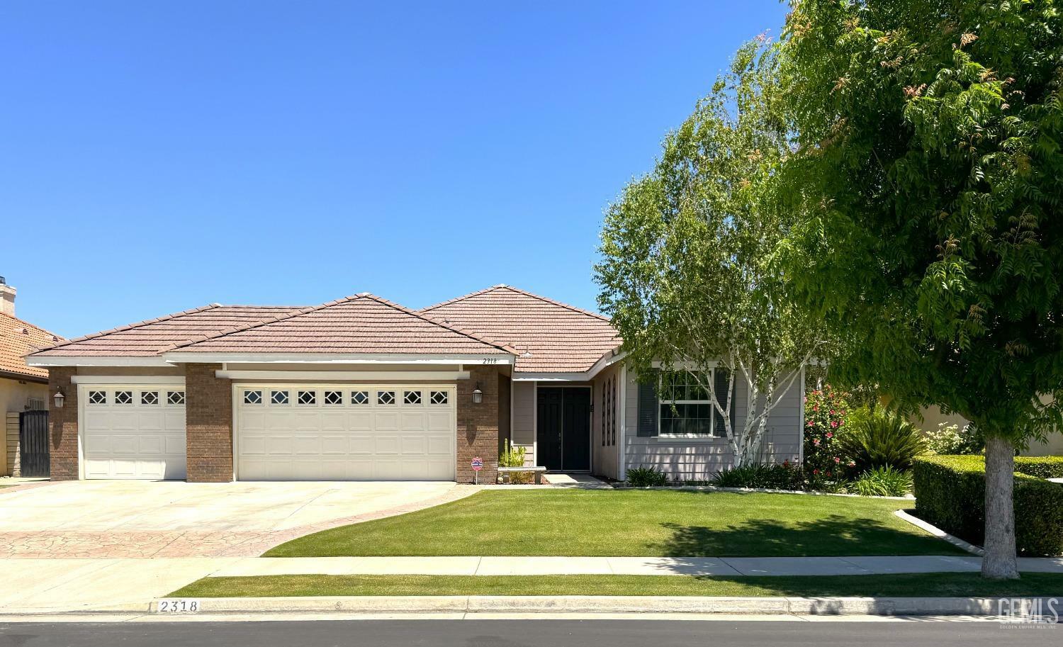 Property Photo:  2318 Snowdrop Drive  CA 93311 