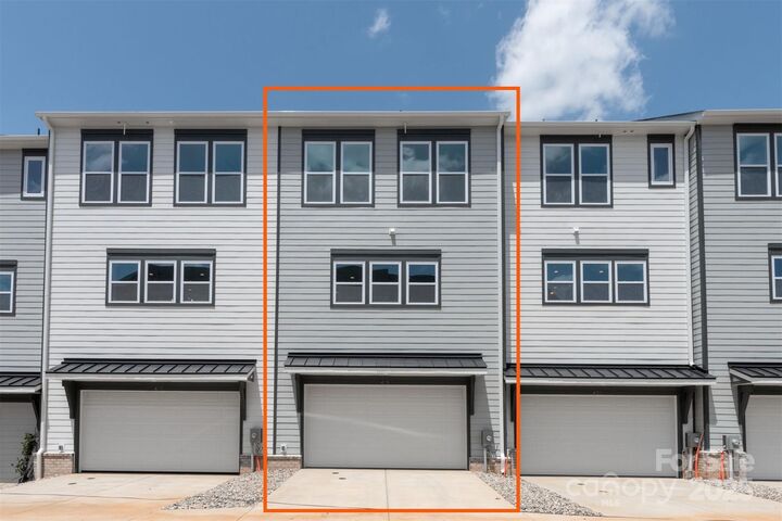 Property Photo: 413 Prine Place Brx0014 NC 28213