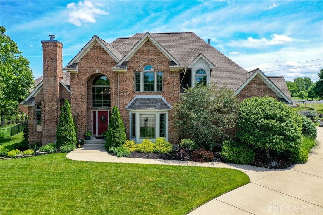 Property Photo: 9960 Stonemead Way OH 45458