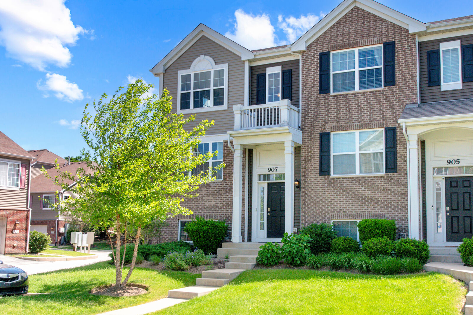 Property Photo:  907 Bradford Drive  IL 60563 