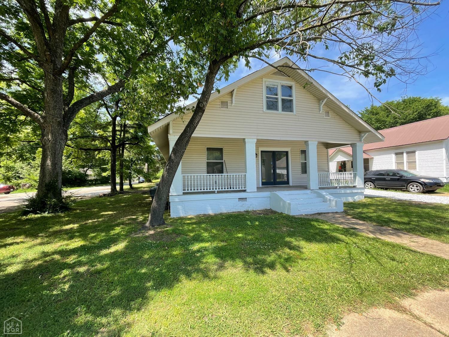 Property Photo:  728 W Jefferson Avenue  AR 72401 