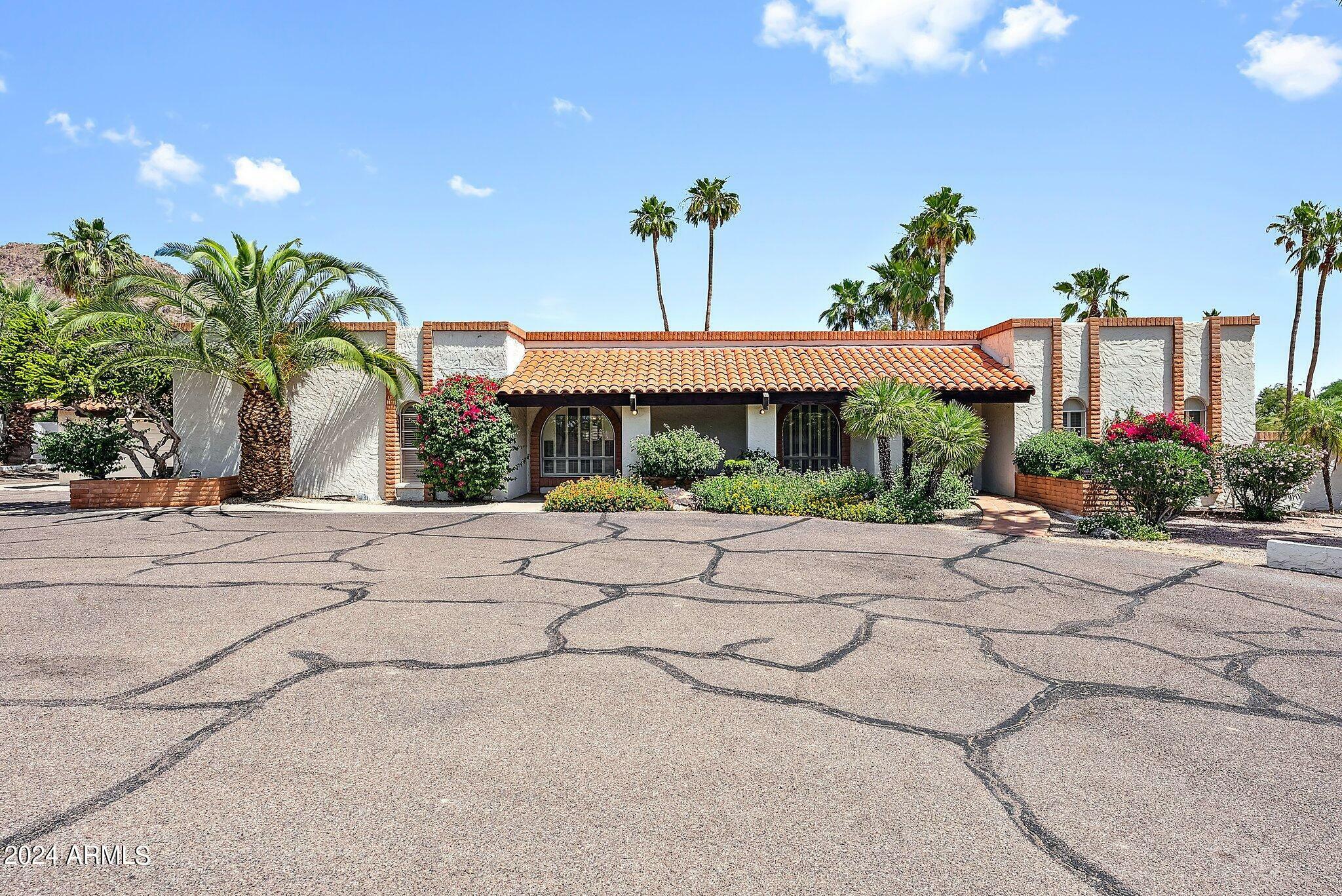 Property Photo:  4828 E Clearwater Parkway  AZ 85253 