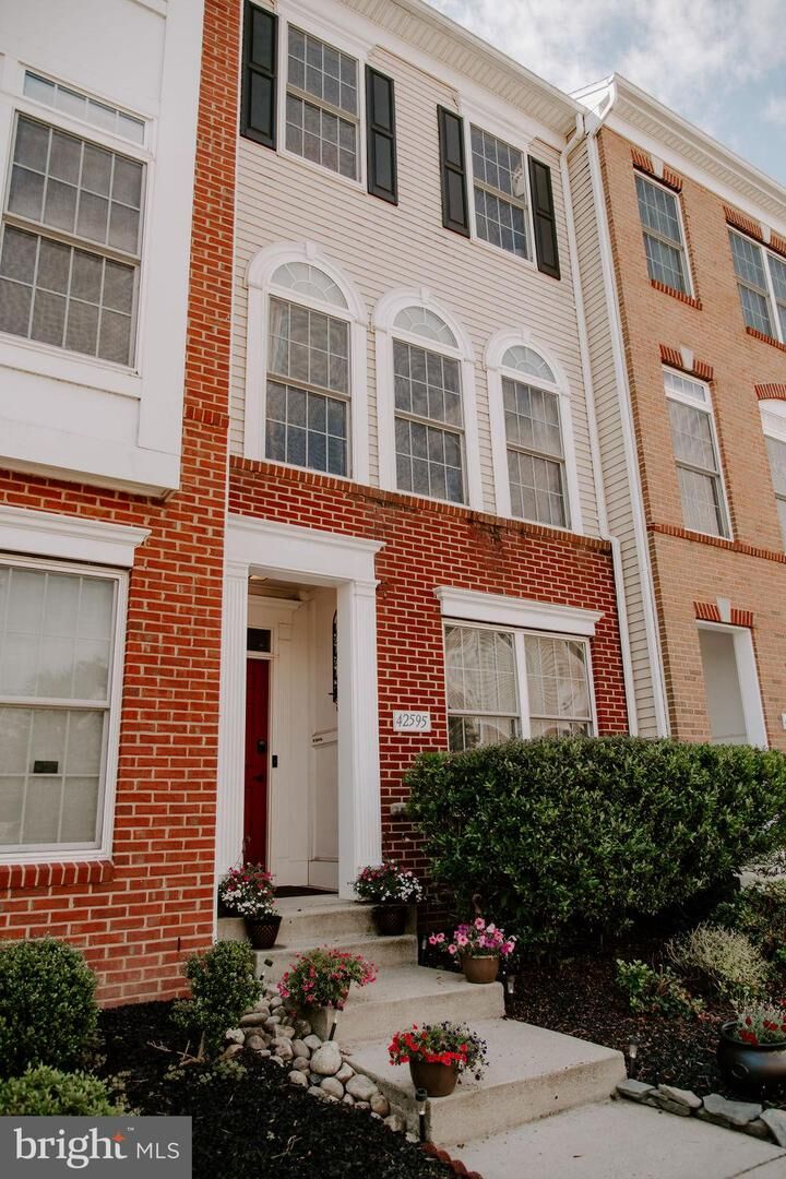 Photo de la propriété: 42595 Homefront Terrace VA 20152