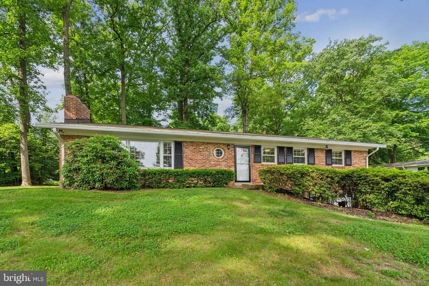 Property Photo:  9201 Bayard Place  VA 22032 