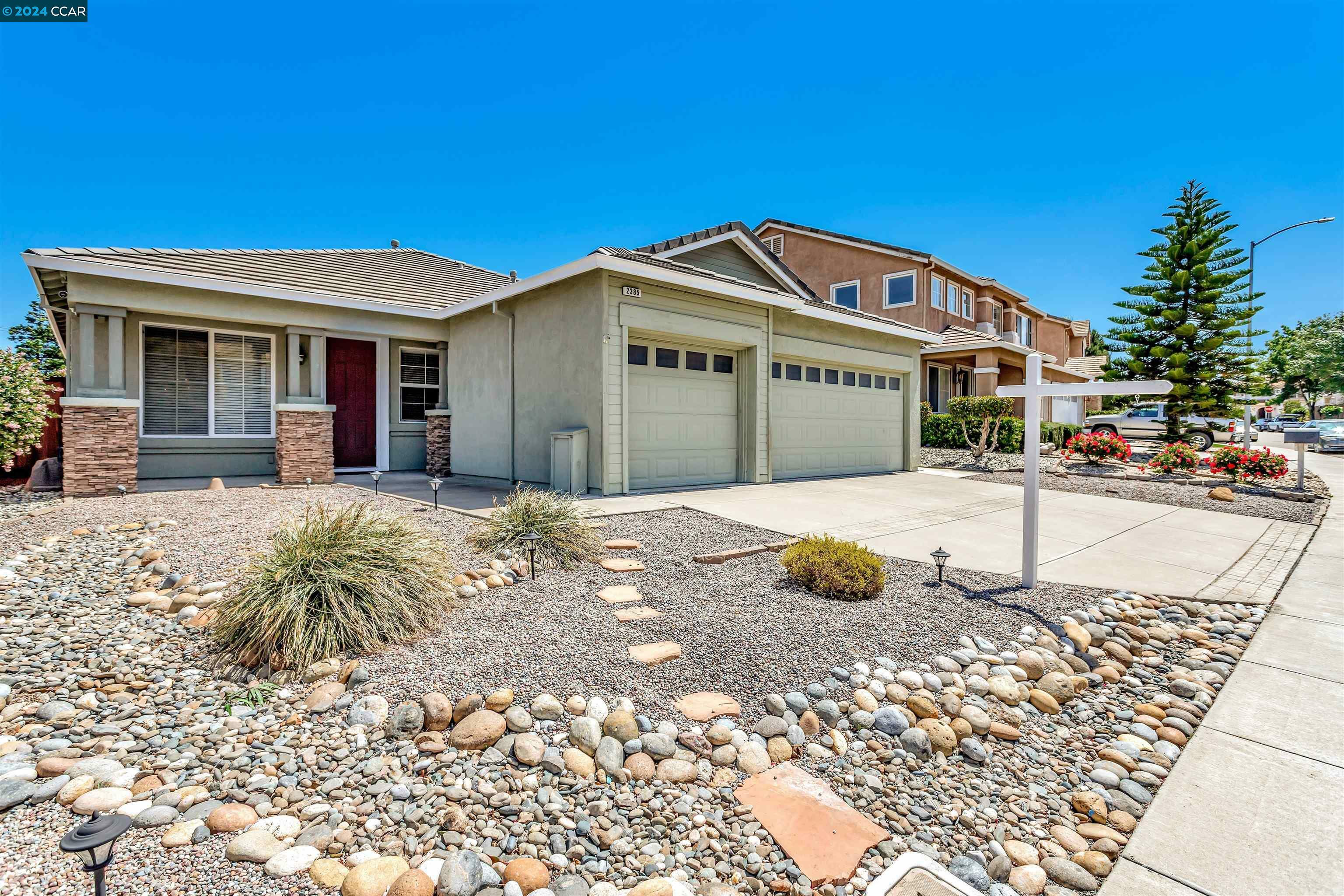 Property Photo:  2385 Fieldgate Dr  CA 94565 