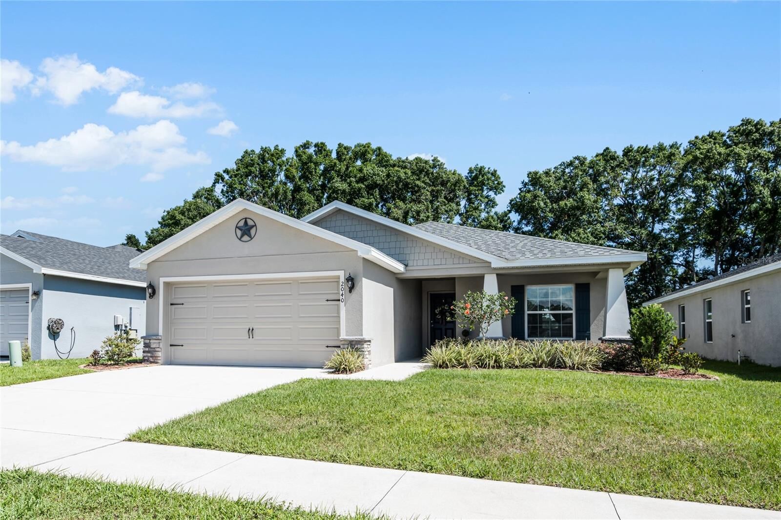 Property Photo: 2040 Harvest Landing Circle FL 33810
