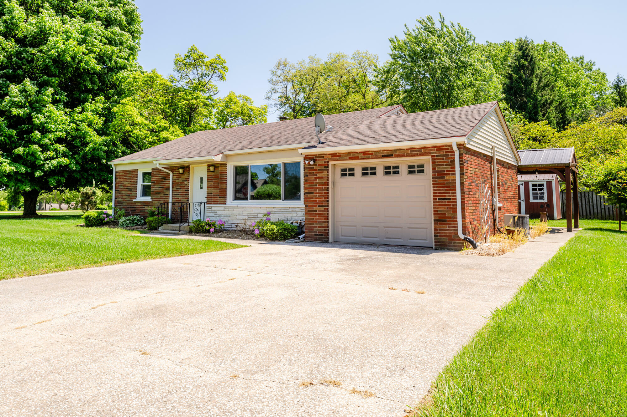 4840 Shore Drive  Coloma MI 49038 photo