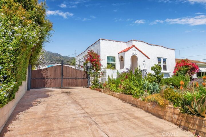 Property Photo:  706 S Kenneth Road  CA 91501 