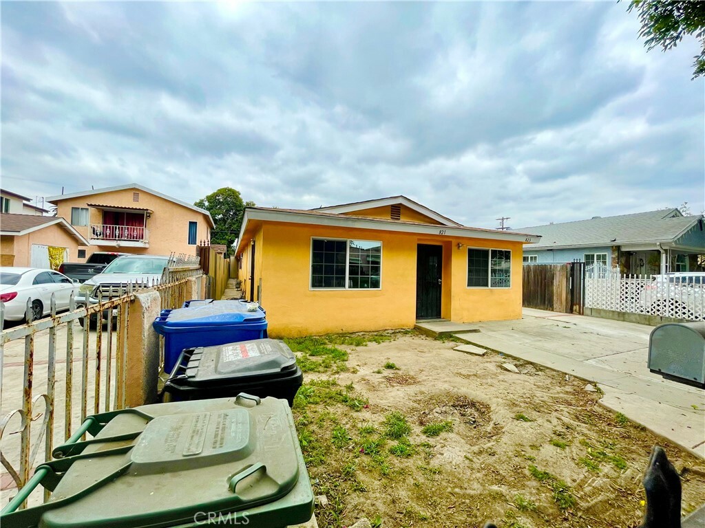 Property Photo:  821 E 75th Street  CA 90001 