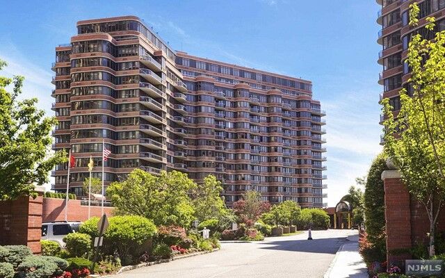100 Carlyle Drive 11 L North  Cliffside Park NJ 07010 photo