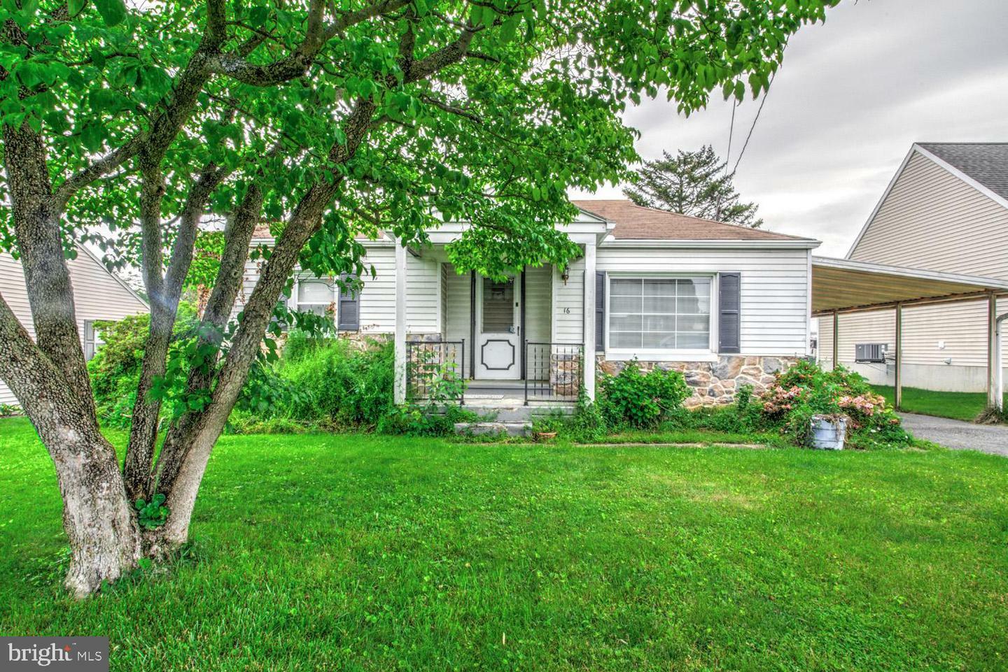 Property Photo:  16 Plank Avenue  PA 17584 