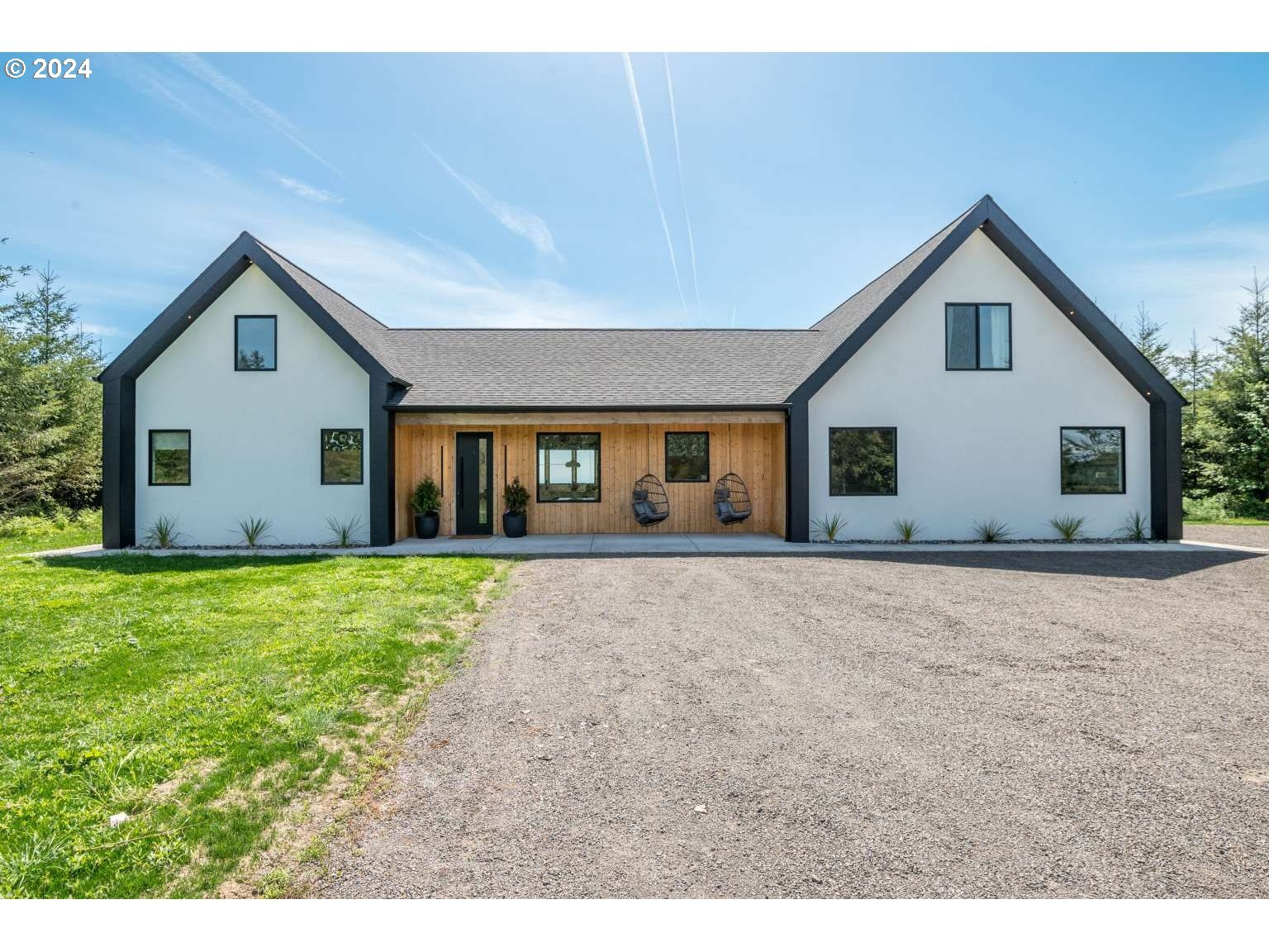 Property Photo: 102 High Bank Ln WA 98674