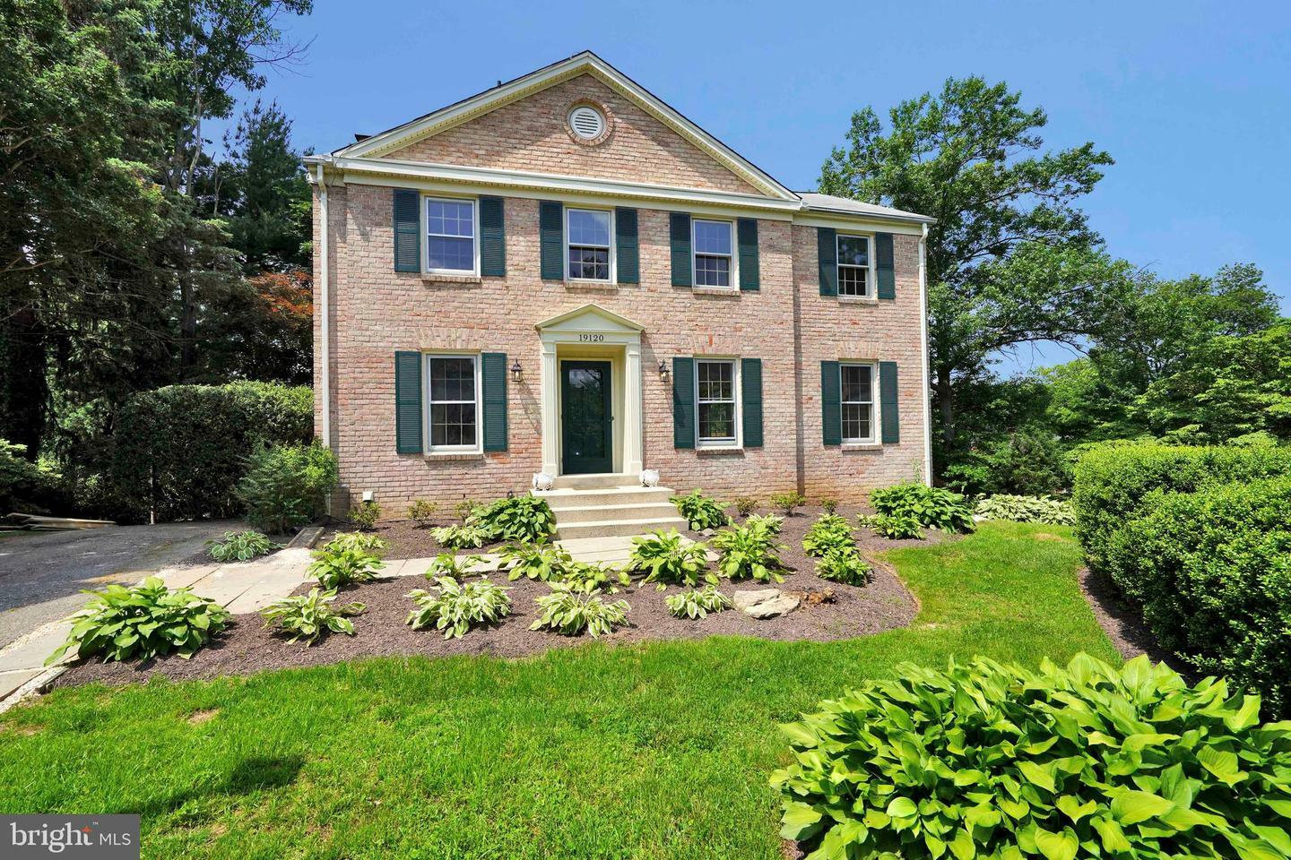 Property Photo: 19120 N Pike Creek Place MD 20886