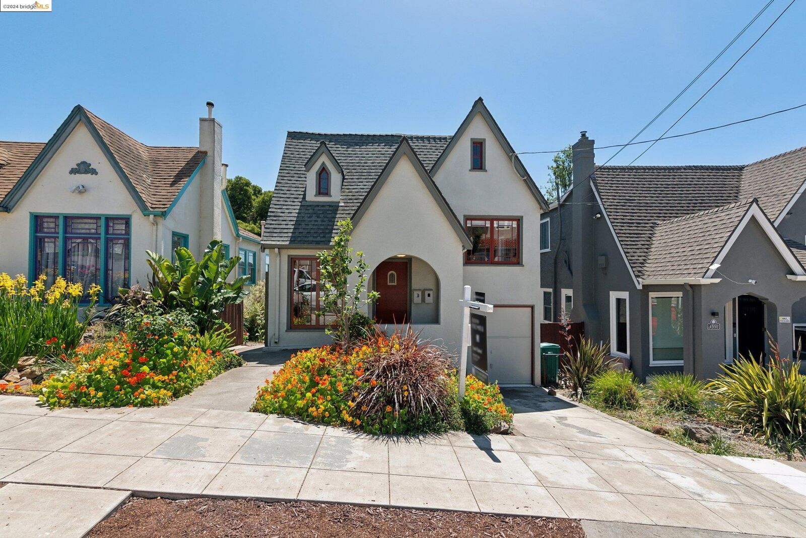 Property Photo:  4601 Fairbairn Ave  CA 94619 