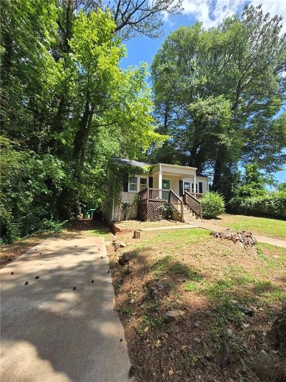 Property Photo: 430 Wilkinson Drive SE GA 30317