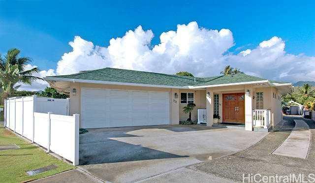 Property Photo:  241 Kihapai Street 0  HI 96734 