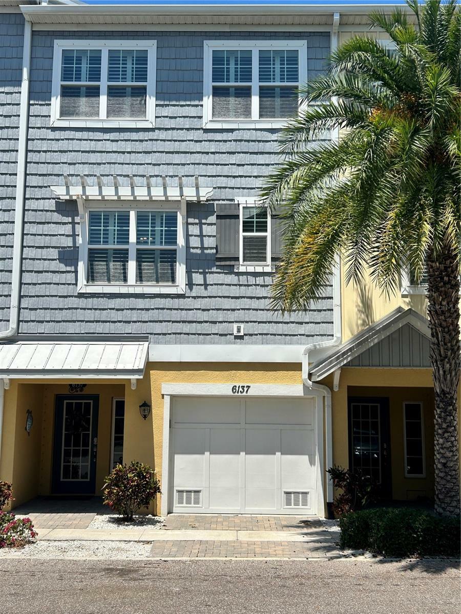 Property Photo:  6137 Anchorage Way S  FL 33712 