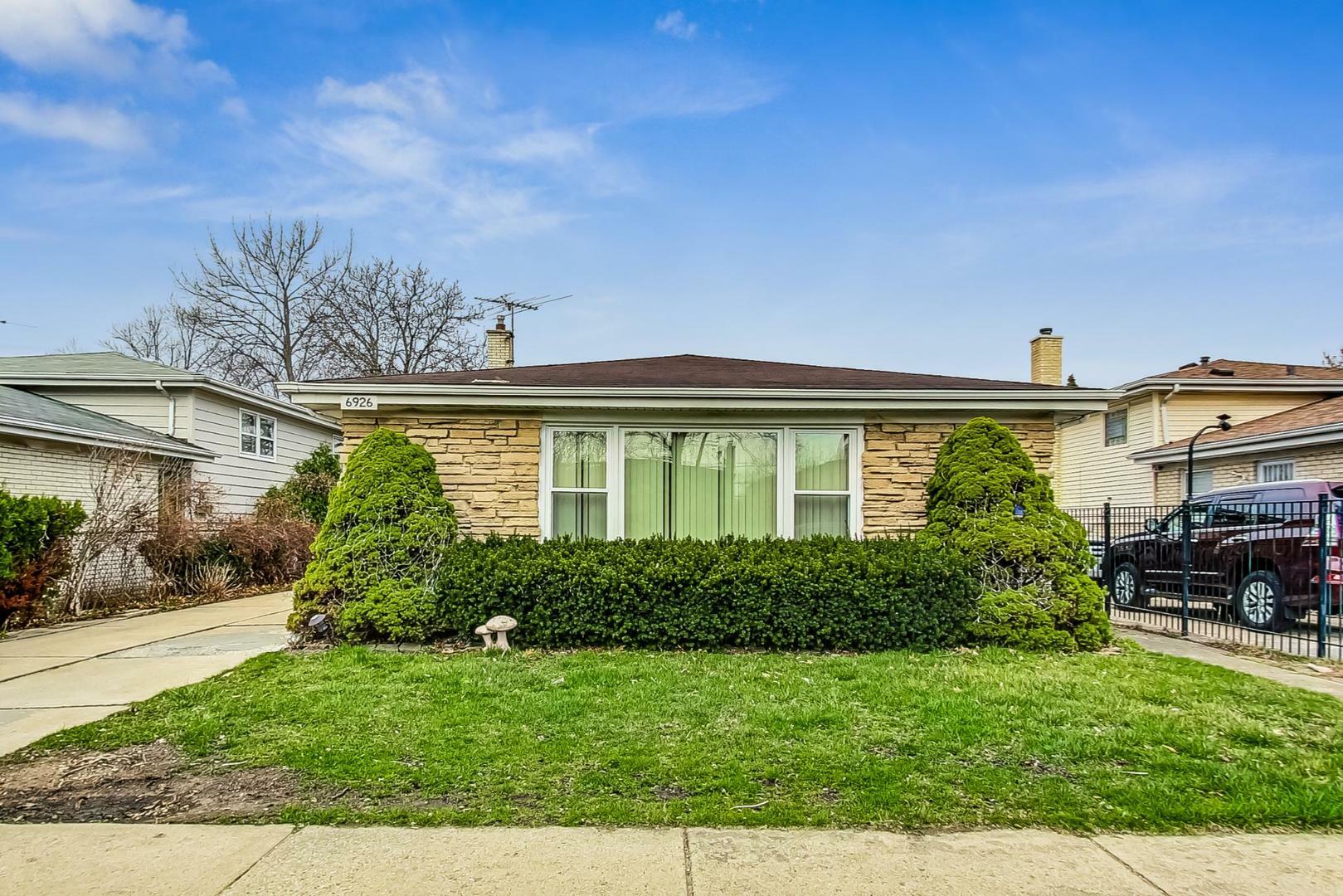 Property Photo:  6926 N Central Avenue  IL 60646 