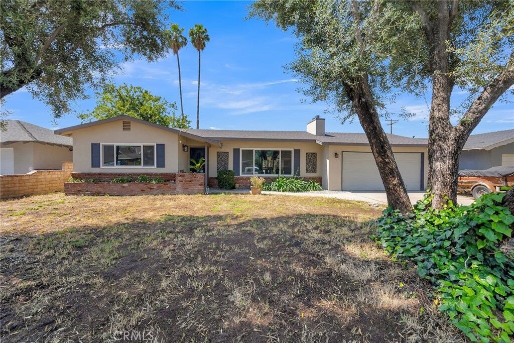 Property Photo: 1279 Pumalo Street CA 92404