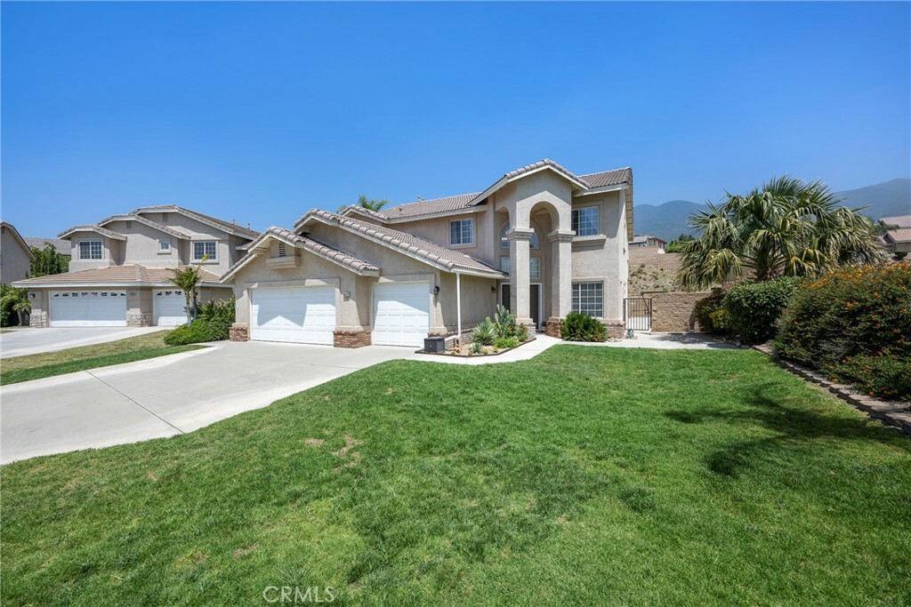 Property Photo:  14570 Calgary Circle  CA 92336 