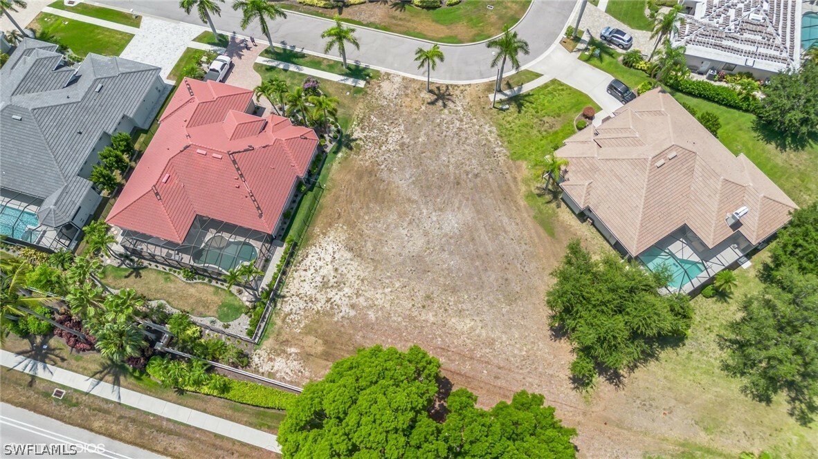 Property Photo:  1907 Lagoon Lane  FL 33914 