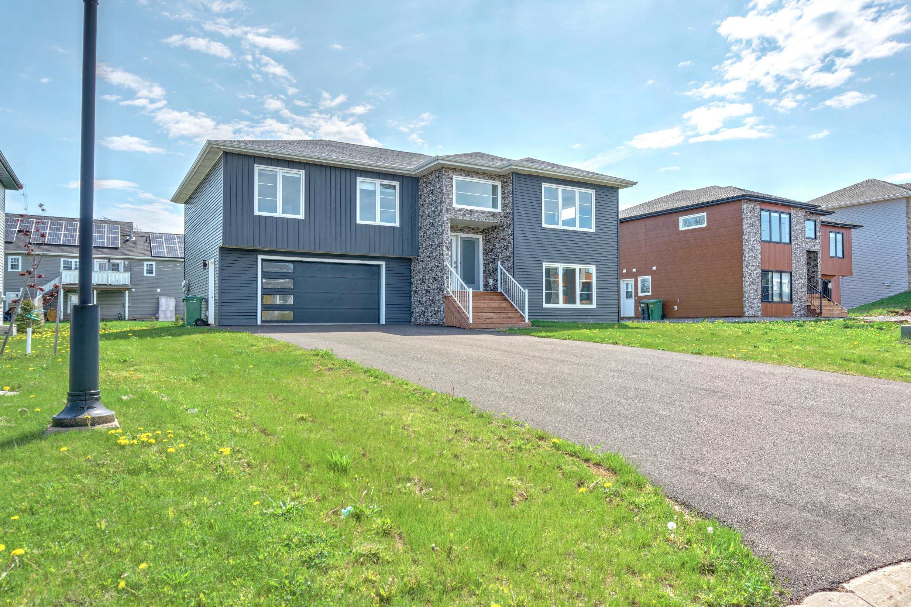 Property Photo:  18 Maple Leaf Row  PE C1B 2M5 