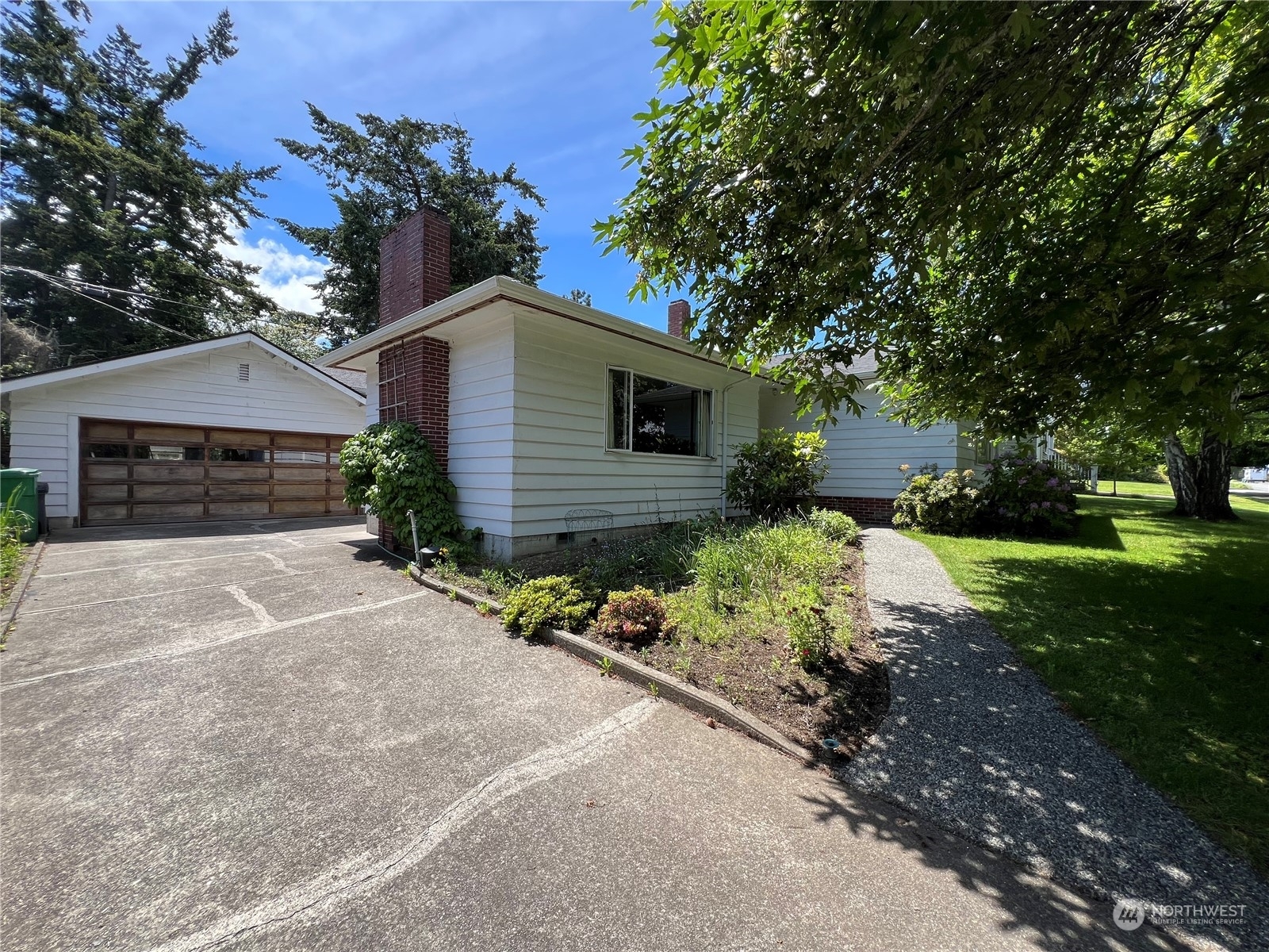 Property Photo:  1707 8th Street  WA 98221 