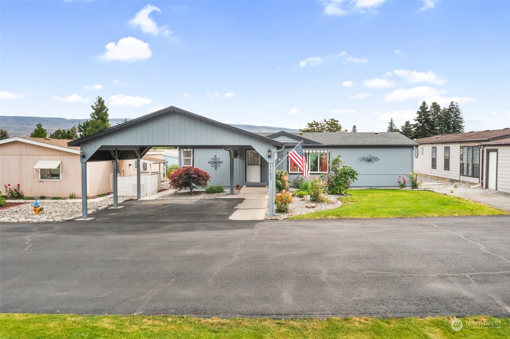 Property Photo:  1107 Foothills Lane 28  WA 98801 