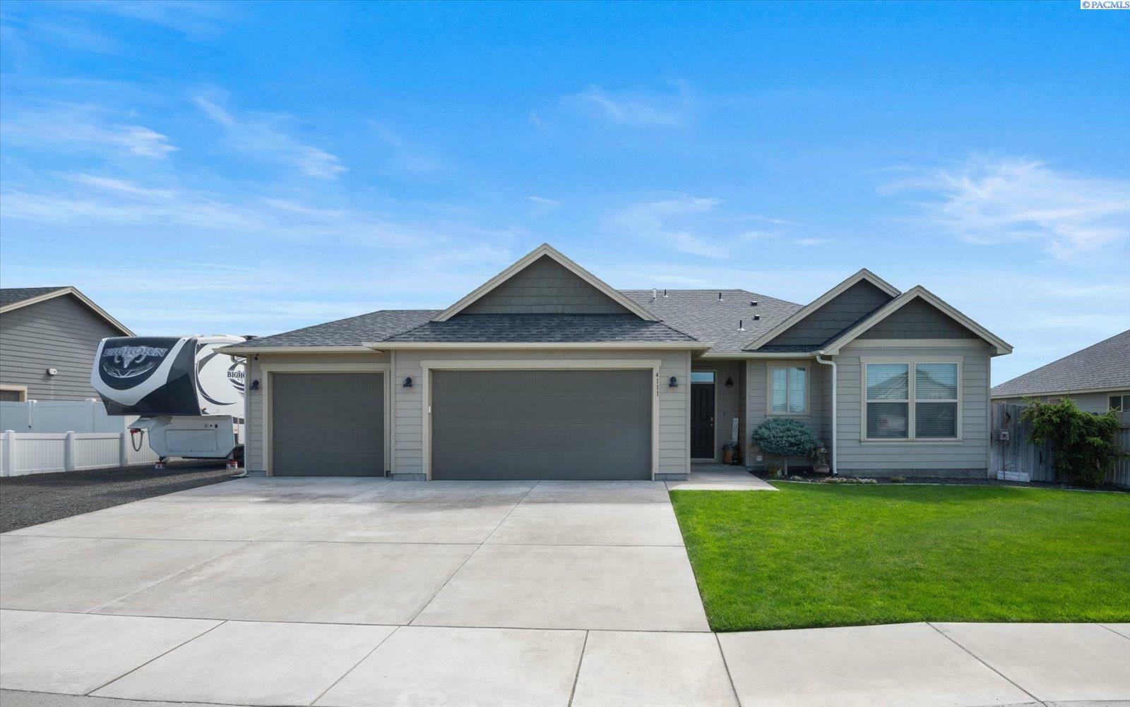 4111 Des Moines Lane  Pasco WA 99301 photo