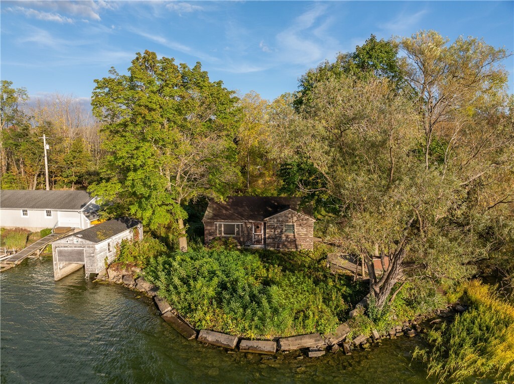 Property Photo:  4459 Allens Point Road  NY 13160 