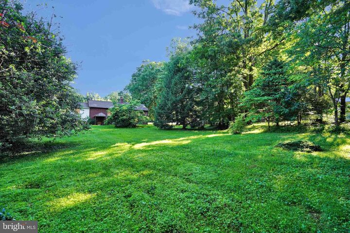 9905 Stoughton Road  Fairfax VA 22032 photo