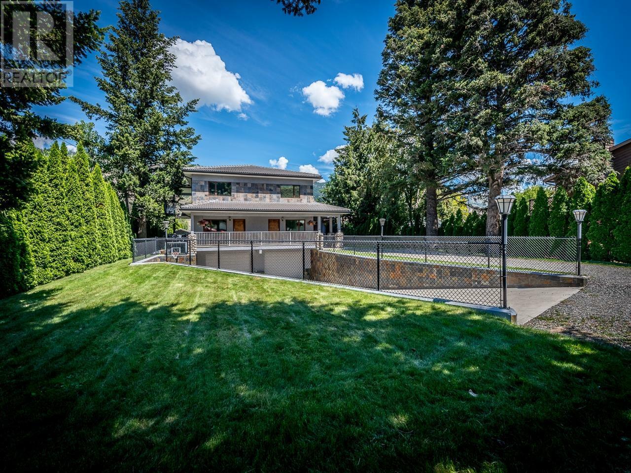 Photo de la propriété:  2736 Thompson Drive  BC V2C 4L6 