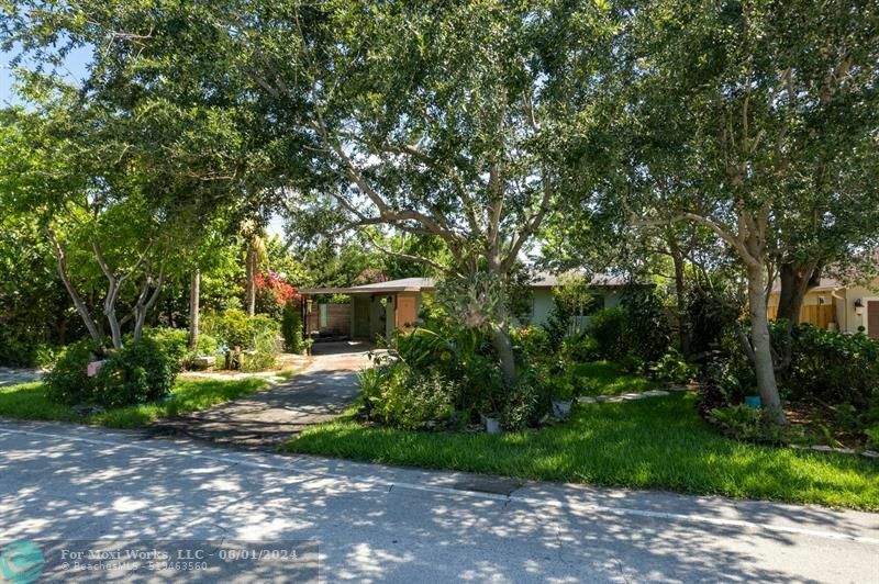 Property Photo:  537 Lindell Blvd  FL 33444 