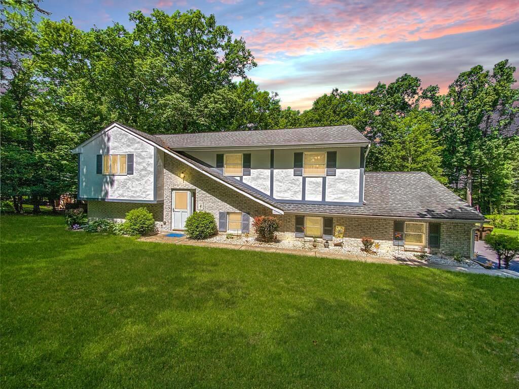 Property Photo: 556 Pheasant Drive PA 18353