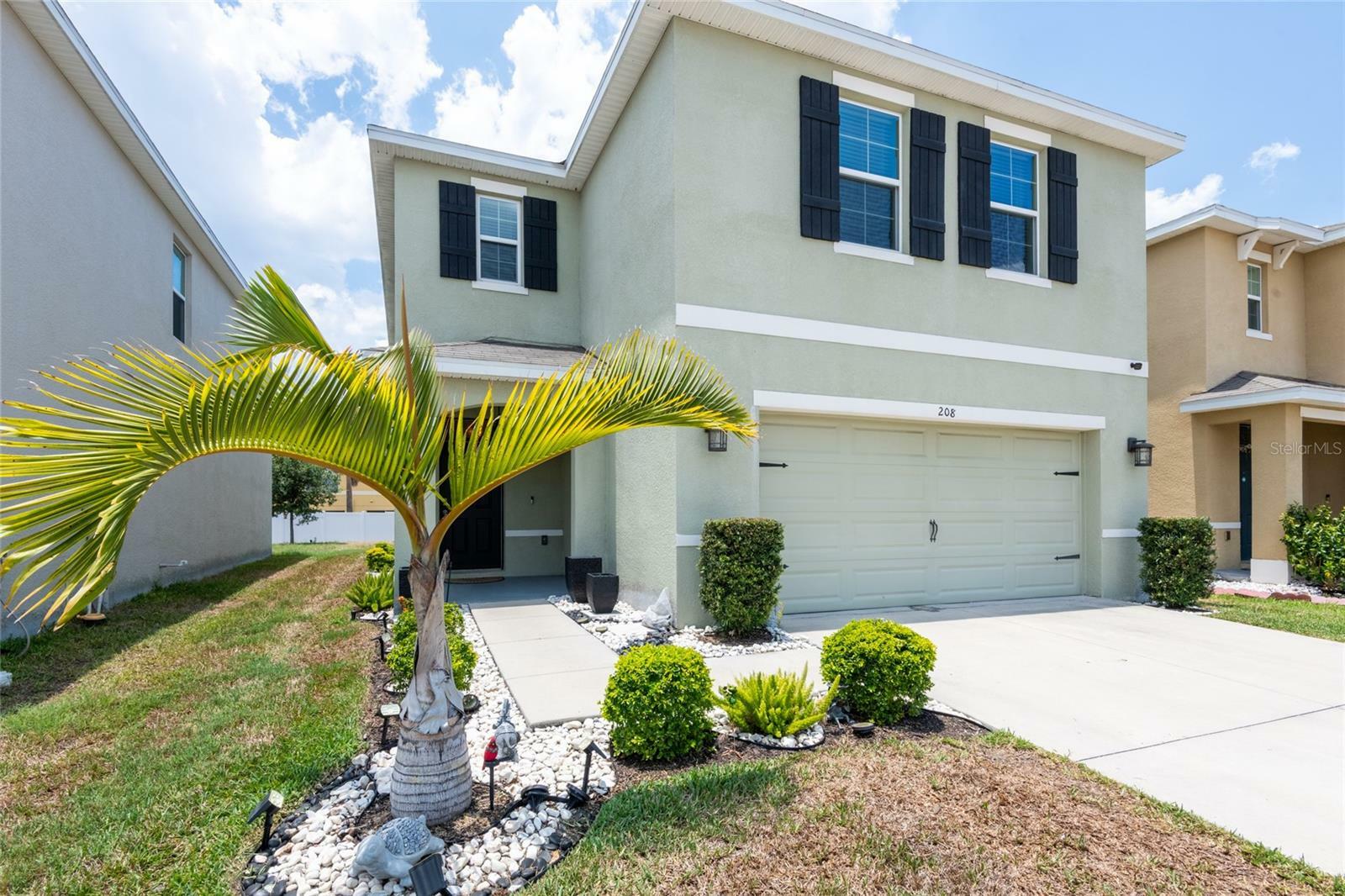 Property Photo:  208 Cinnamon Bark Place  FL 33594 