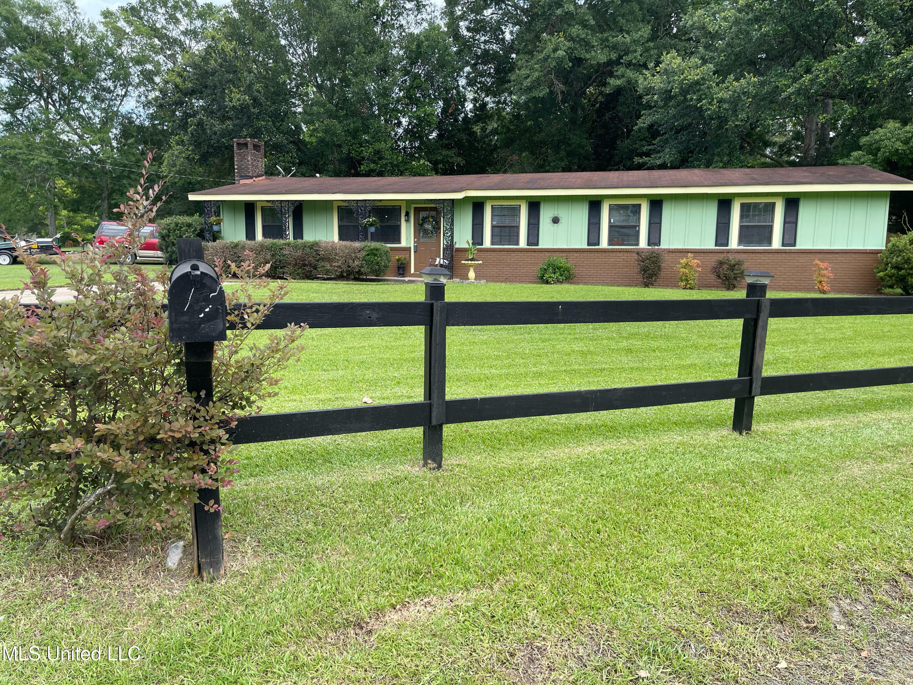 Property Photo: 4918 Oakwood Street MS 39563