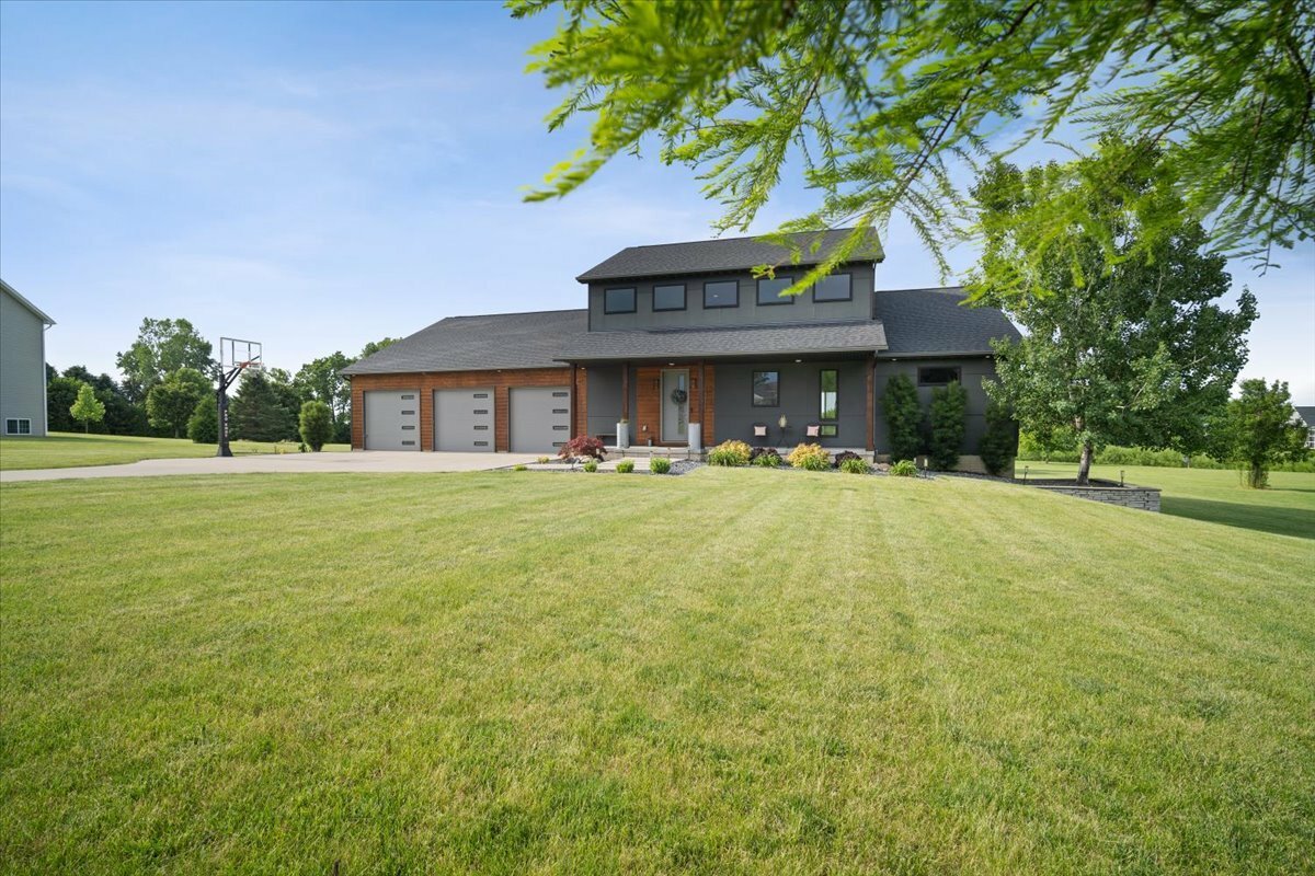 Property Photo:  14602 Knob Hill Drive  IL 61745 