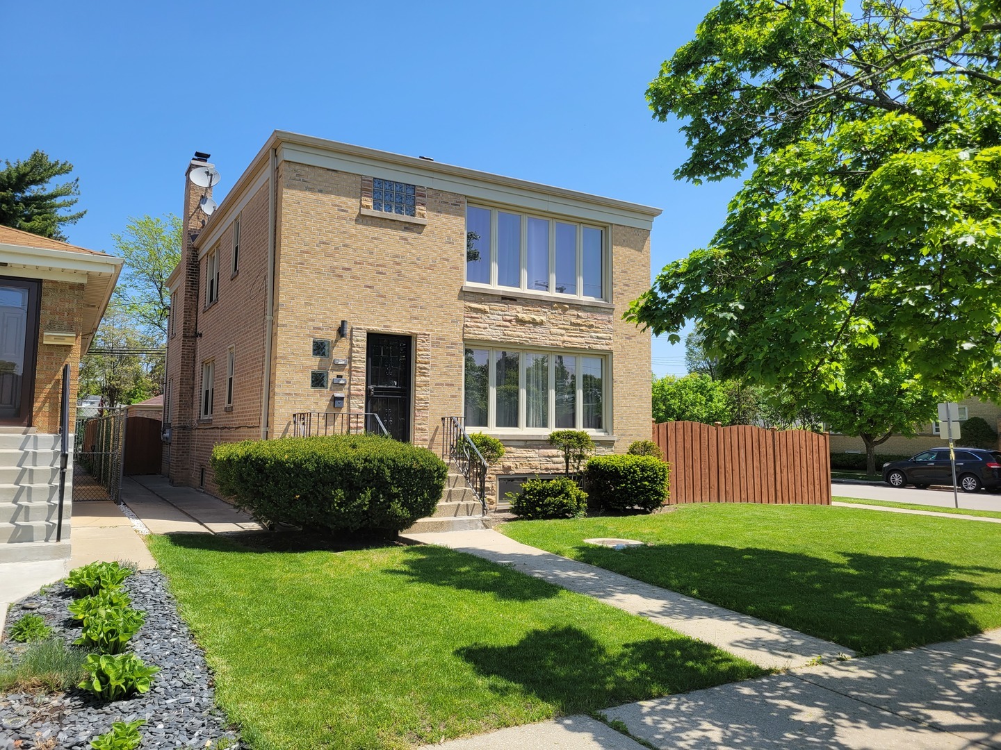 Property Photo: 6037 N Sauganash Avenue Bsmt IL 60646