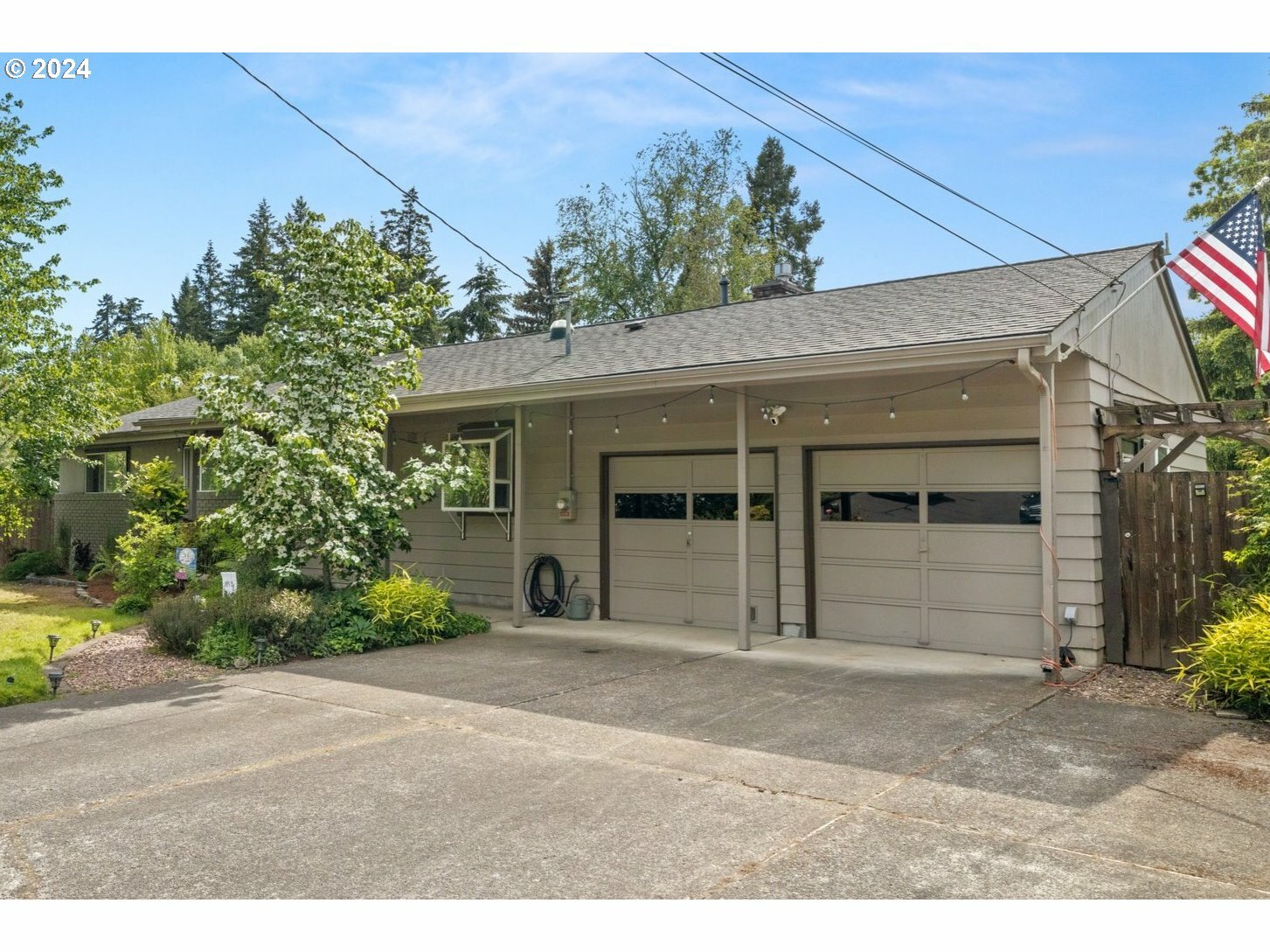 Property Photo:  13705 SW 110th Ave  OR 97223 