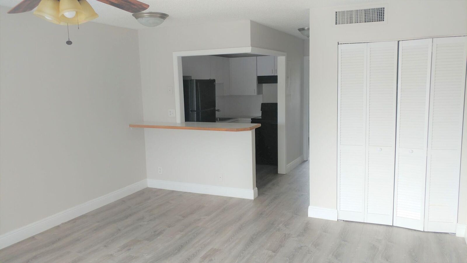 Property Photo:  4850 NE 5th Avenue 116  FL 33431 