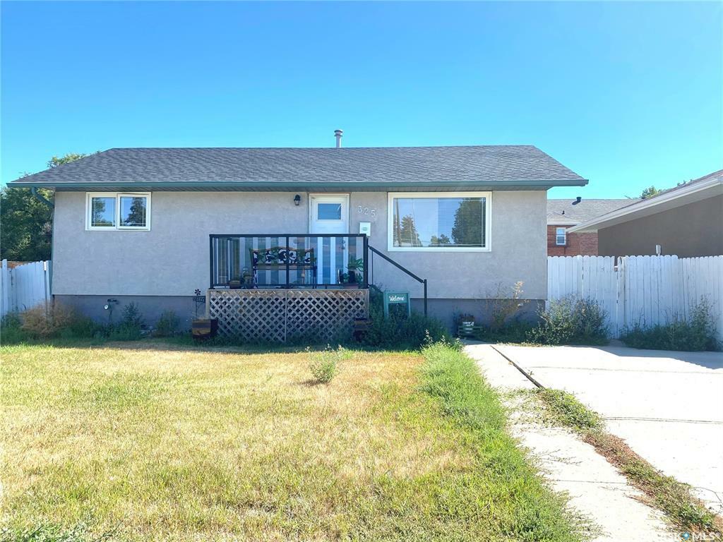 Property Photo:  325 2nd Avenue NW  SK S9H 0P5 