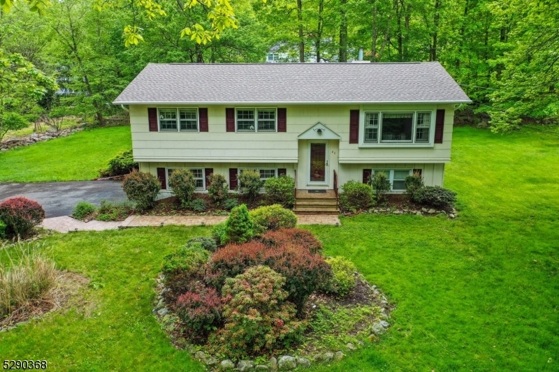 Property Photo:  80 Tamarack Rd  NJ 07821 