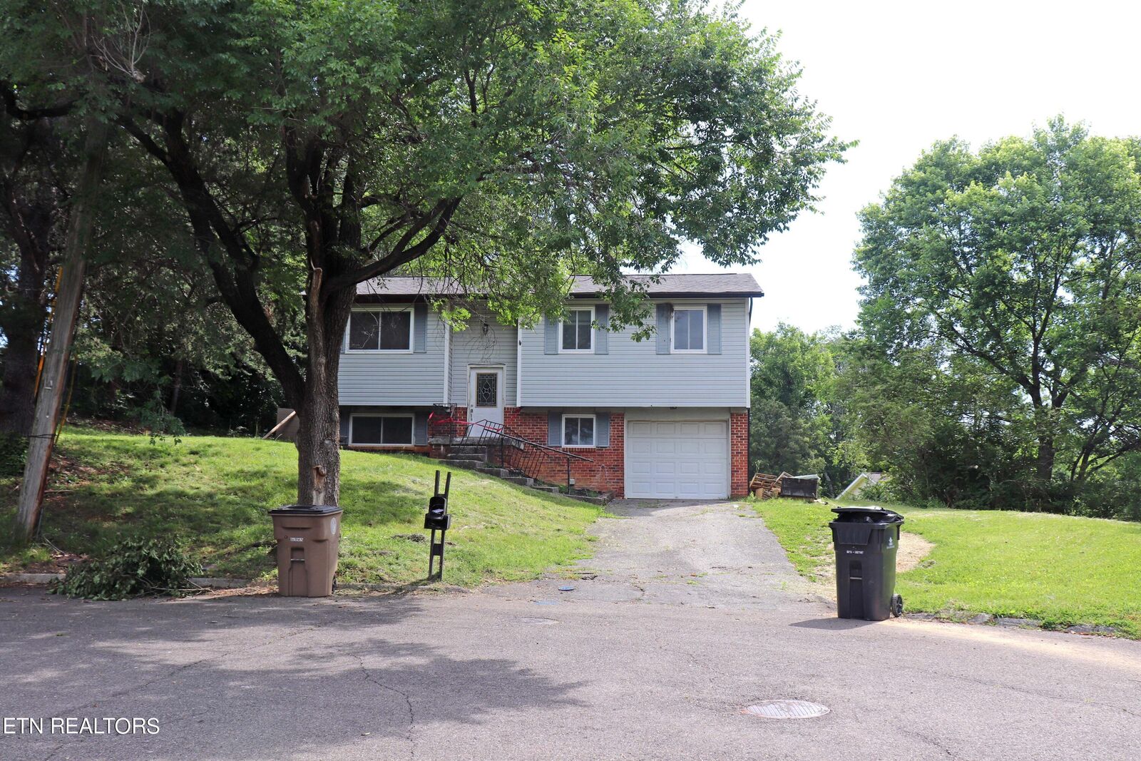 Property Photo: 6201 Robin Heights Drive TN 37921