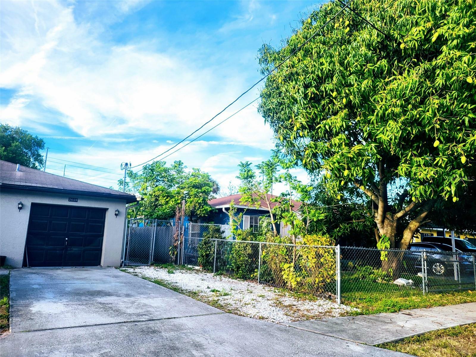 Property Photo:  2608 E 9th Avenue B  FL 33605 