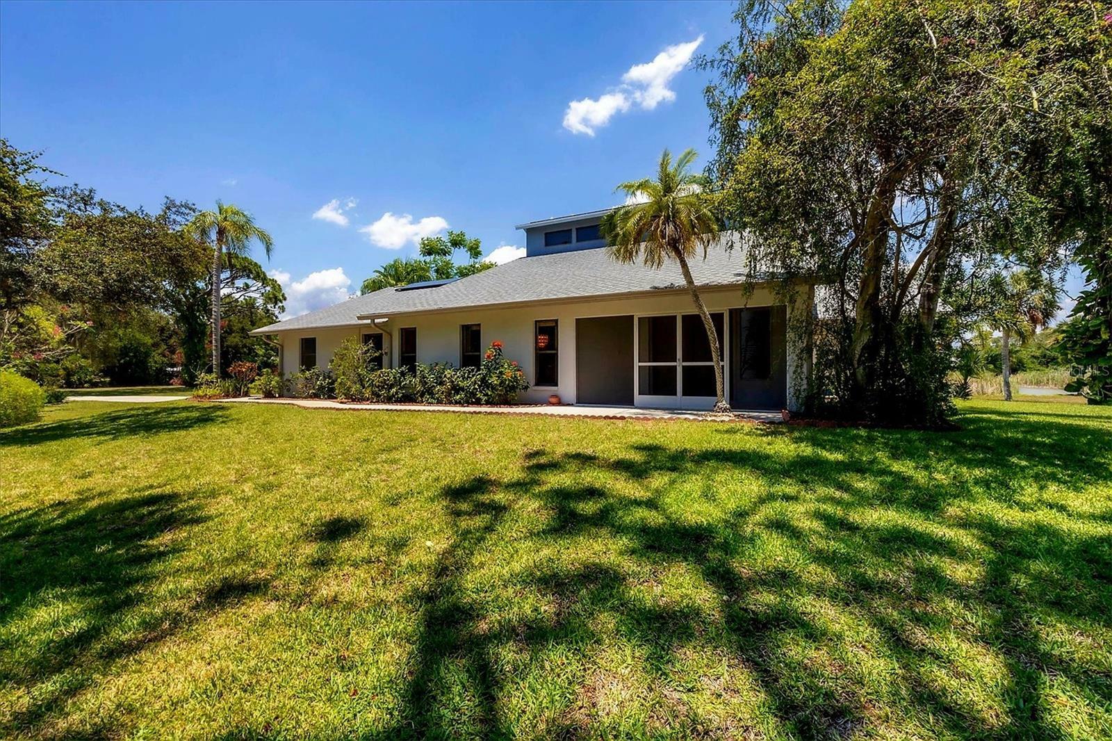 Property Photo: 5885 Denison Drive FL 34293