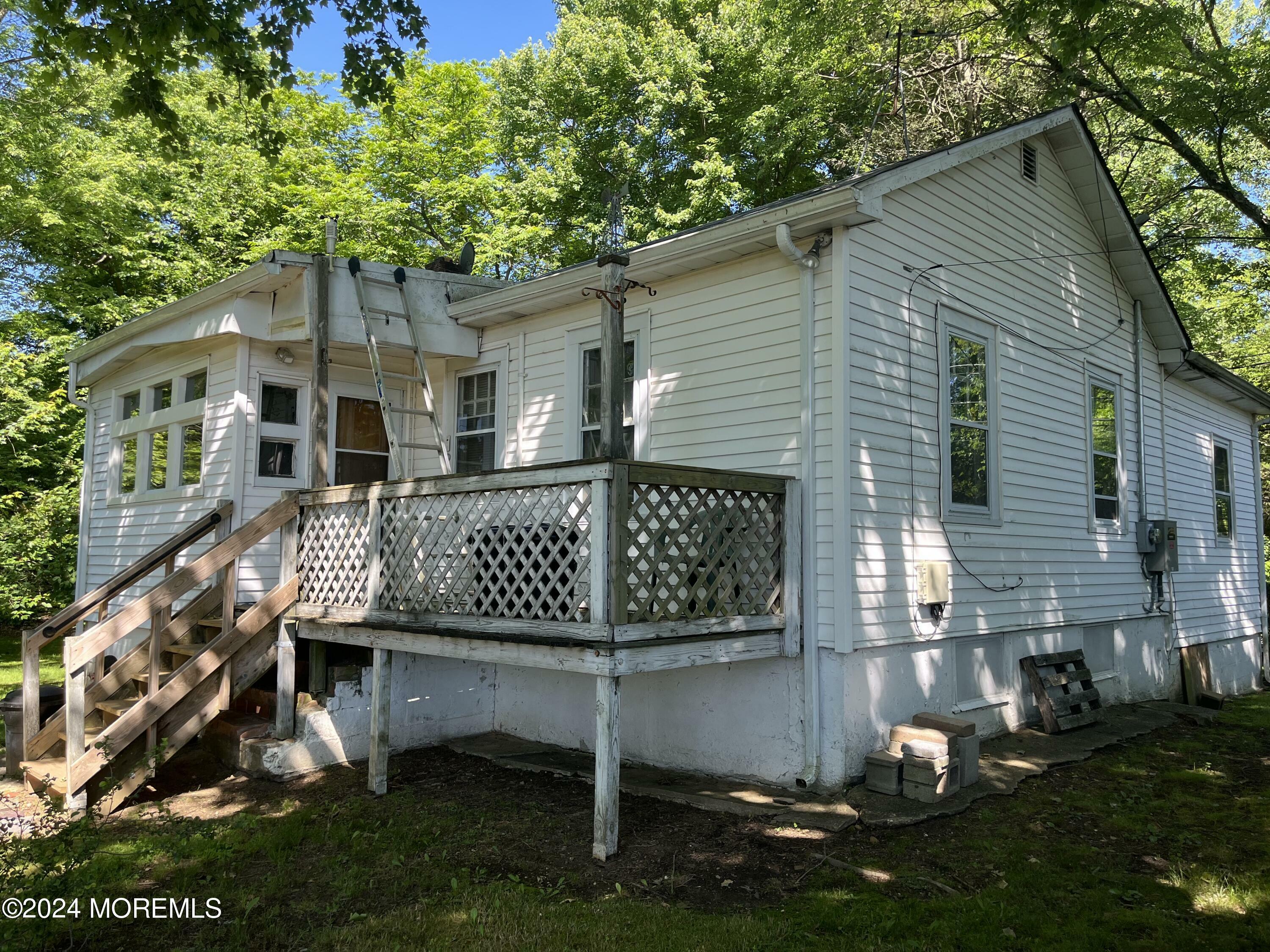 Property Photo:  23 Robbins Road  NJ 08535 