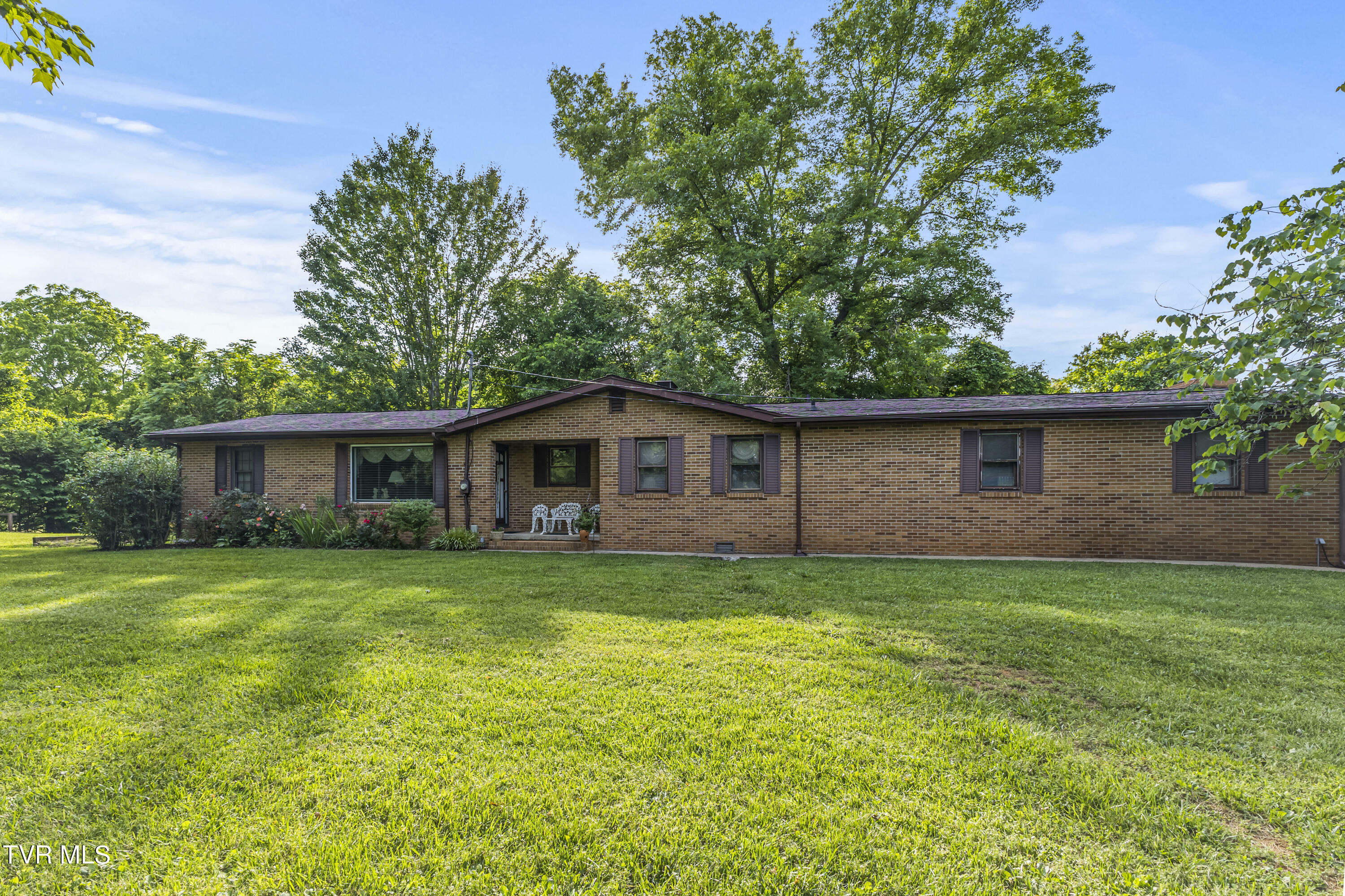 Property Photo:  3102 South Highway 81  TN 37659 