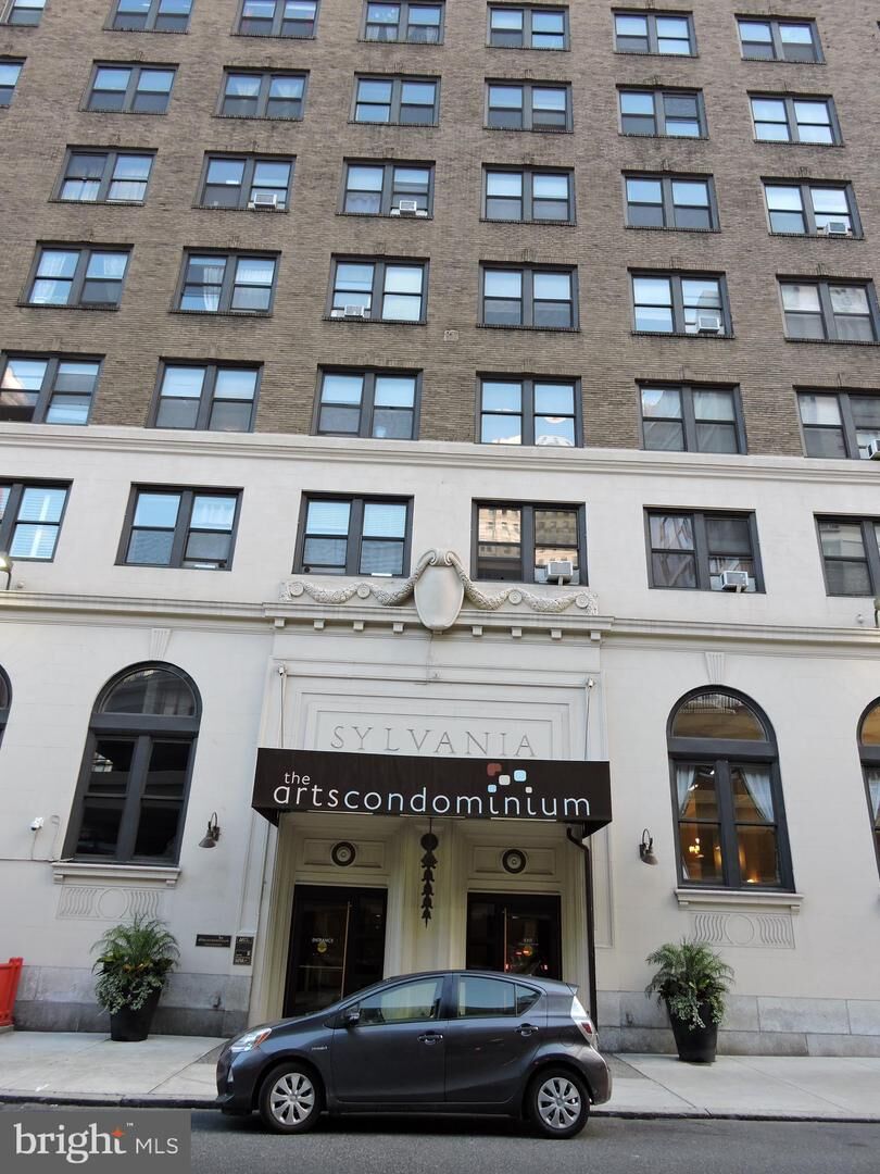 Property Photo:  1324 Locust Street 1102  PA 19107 