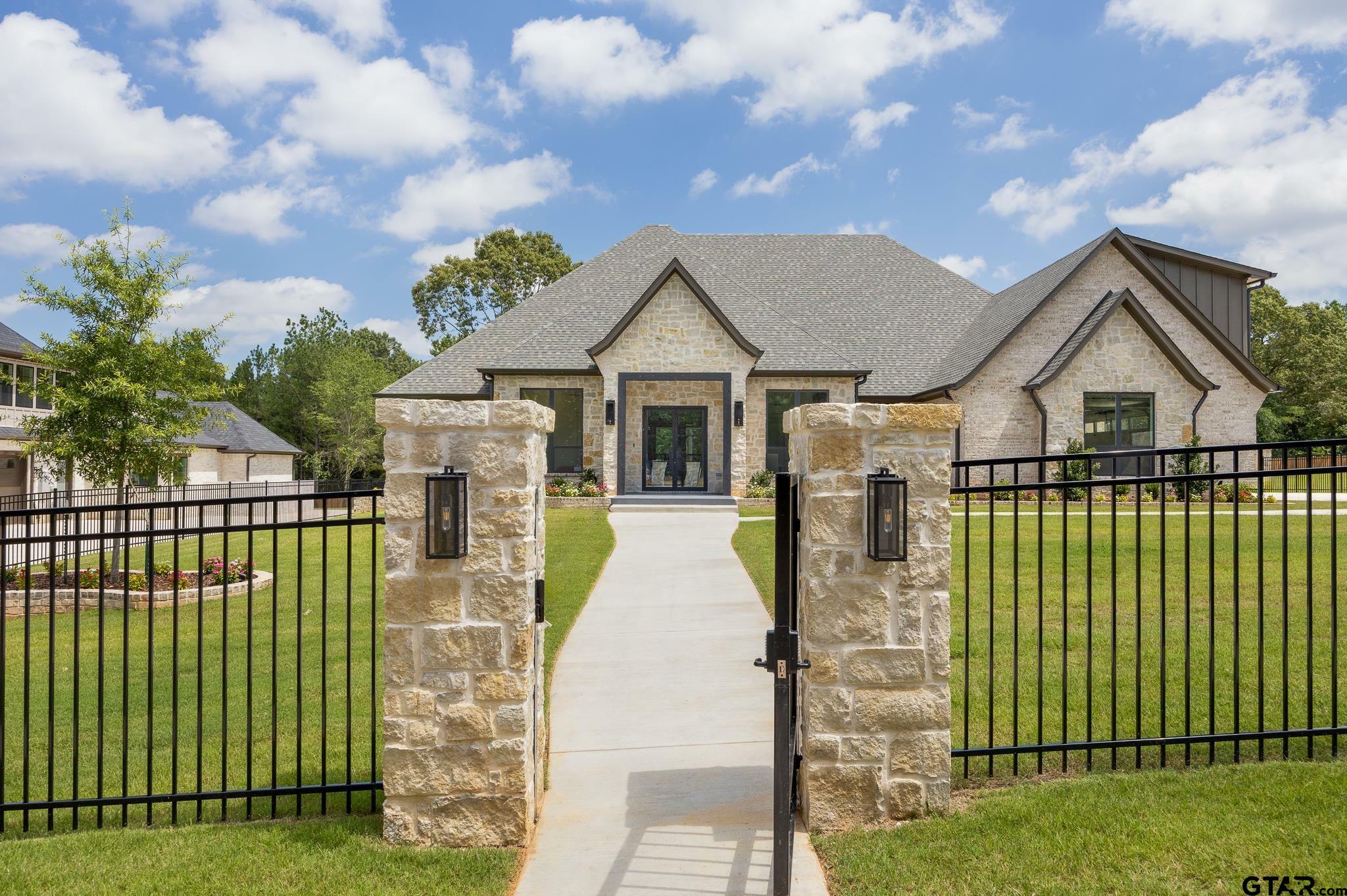 Property Photo:  1002 Marsh Farm Road  TX 75703 