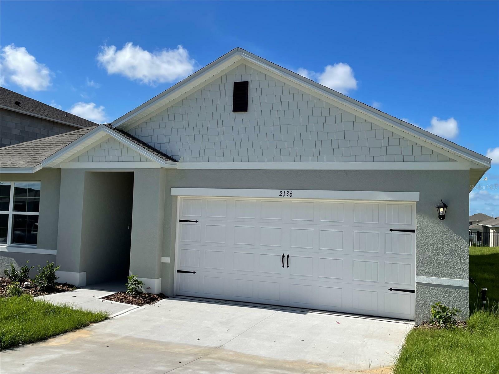 Property Photo:  2136 Silver Brook Way  FL 33837 